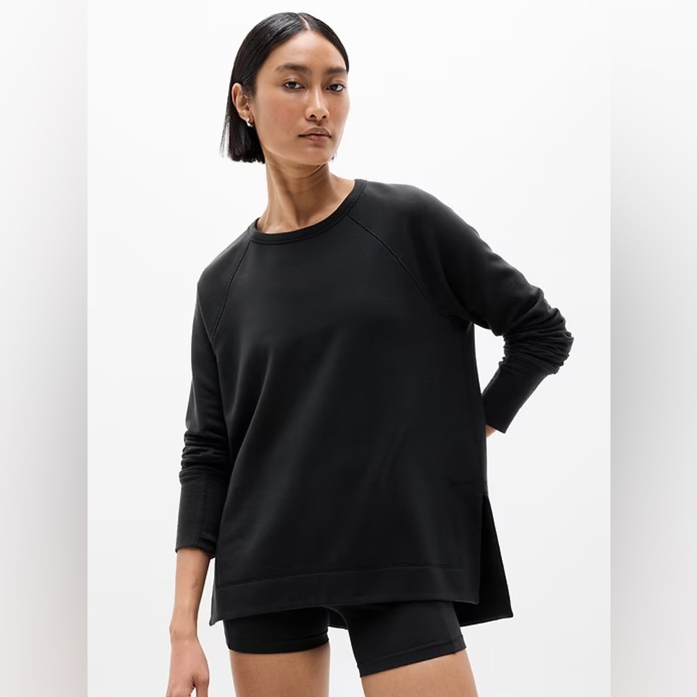 Athleta Coaster Luxe Pullover Athletic Sweatshirt Long Sleeve in Black